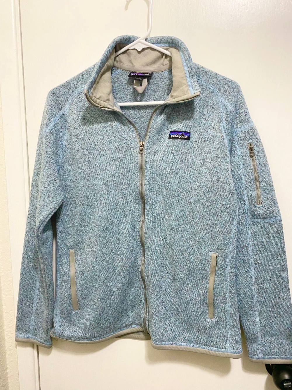 Patagonia Size M Women’s Light Blue Zip up Jacket.